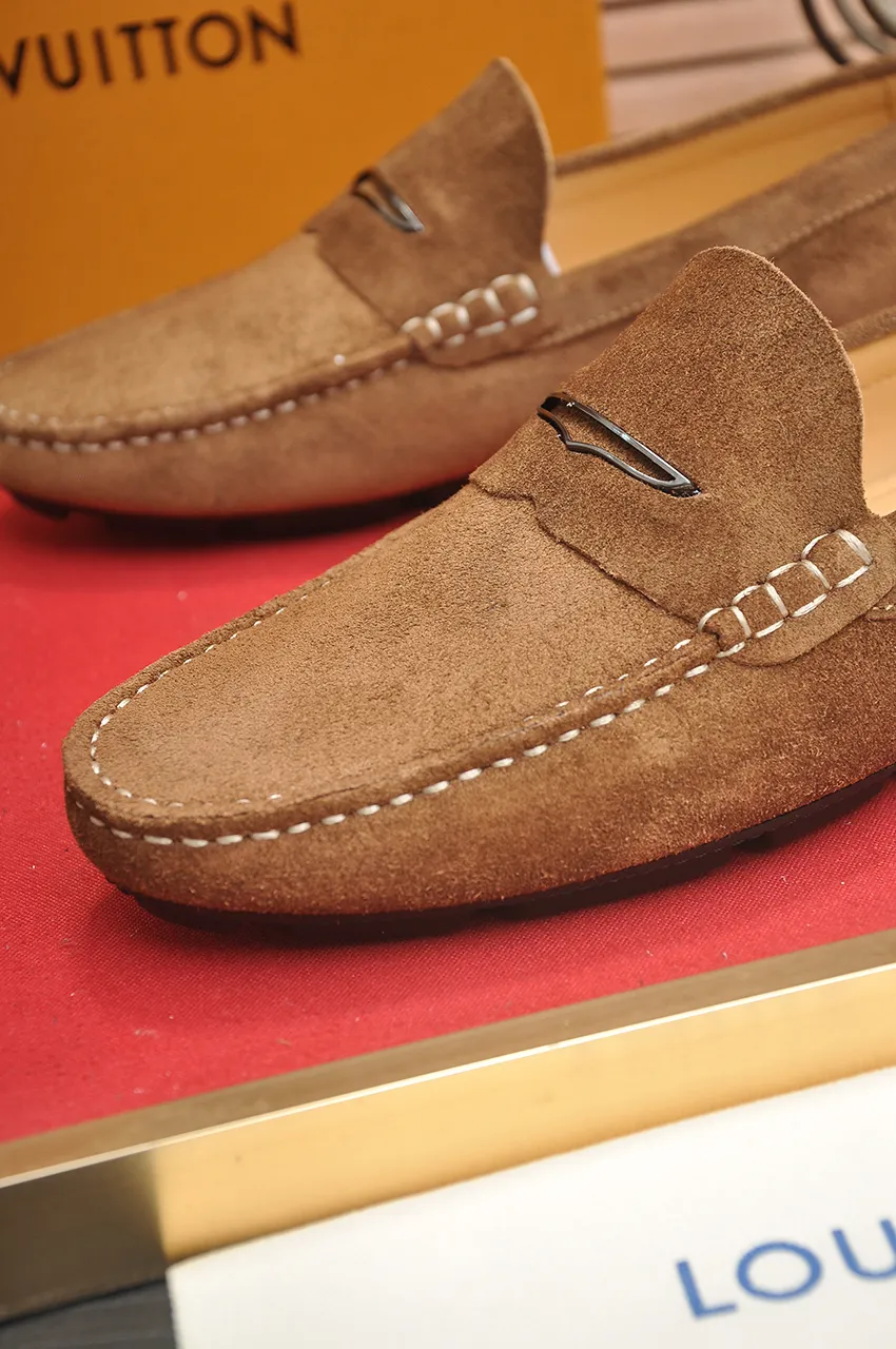 Men's men's shoes 💰420💶 [LV Doudou shoes] (water-dyed cowhide lining) new model is on the market, available on the official website. The new Doudou shoes are processed into single-color materials, and the uppers are made of imported horsehide leather. The body of the shoe is fully hemmed with mark thread, and is lined with imported original cowhide leather. The elegant shoe shape is super suitable for all-matching, and the size is 38-44.
